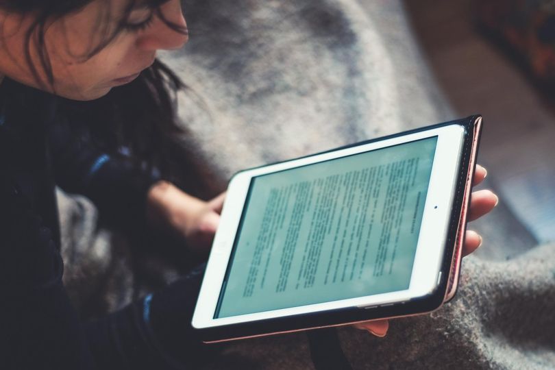 girl with tablet